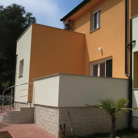 בית נופש Ferienhouse Mit Pool Orange Ližnjan