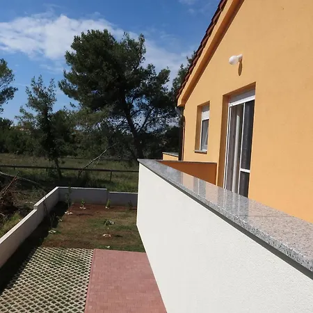 בית נופש Ferienhouse Mit Pool Orange