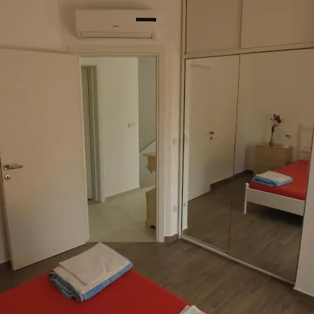 בית נופש Ferienhouse Mit Pool Orange *