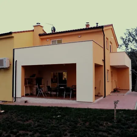 בית נופש Ferienhouse Mit Pool Orange