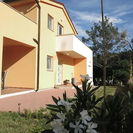 Ferienhouse Mit Pool Orange Сasa de vacaciones